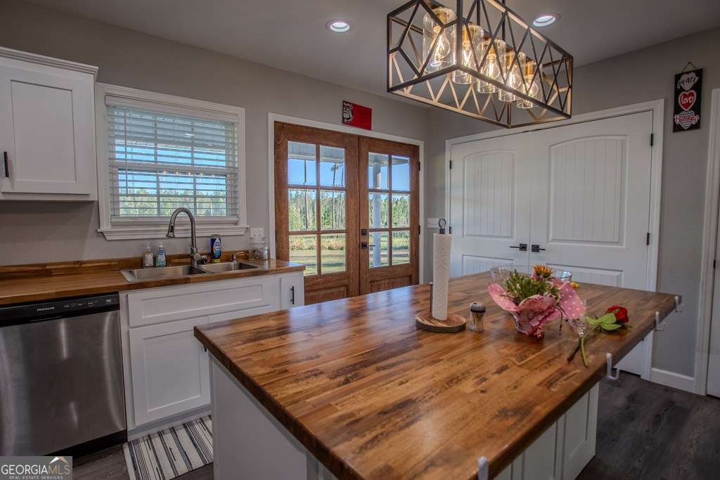 3 bedroom, 2 bathroom, 1,650 sq ft single family residence for sale at 333 E Gillis Street, Mount Vernon, GA 30445 — photo 7