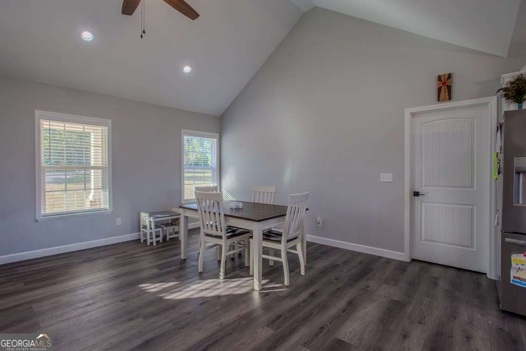 3 bedroom, 2 bathroom, 1,650 sq ft single family residence for sale at 333 E Gillis Street, Mount Vernon, GA 30445 — photo 9