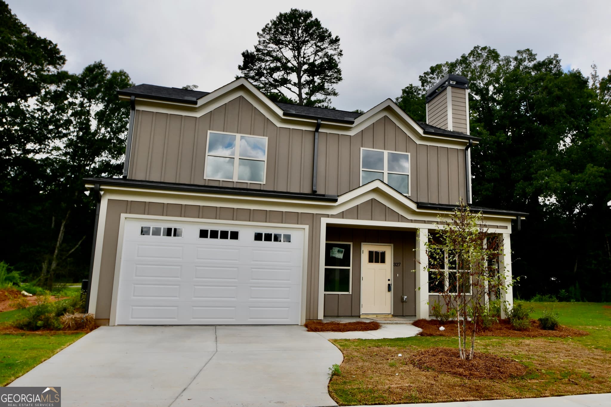 3 bedroom, 2.5 bathroom, 1,469 sq ft single family residence for sale at 327 Andover Drive, Athens, GA 30607 — photo 2