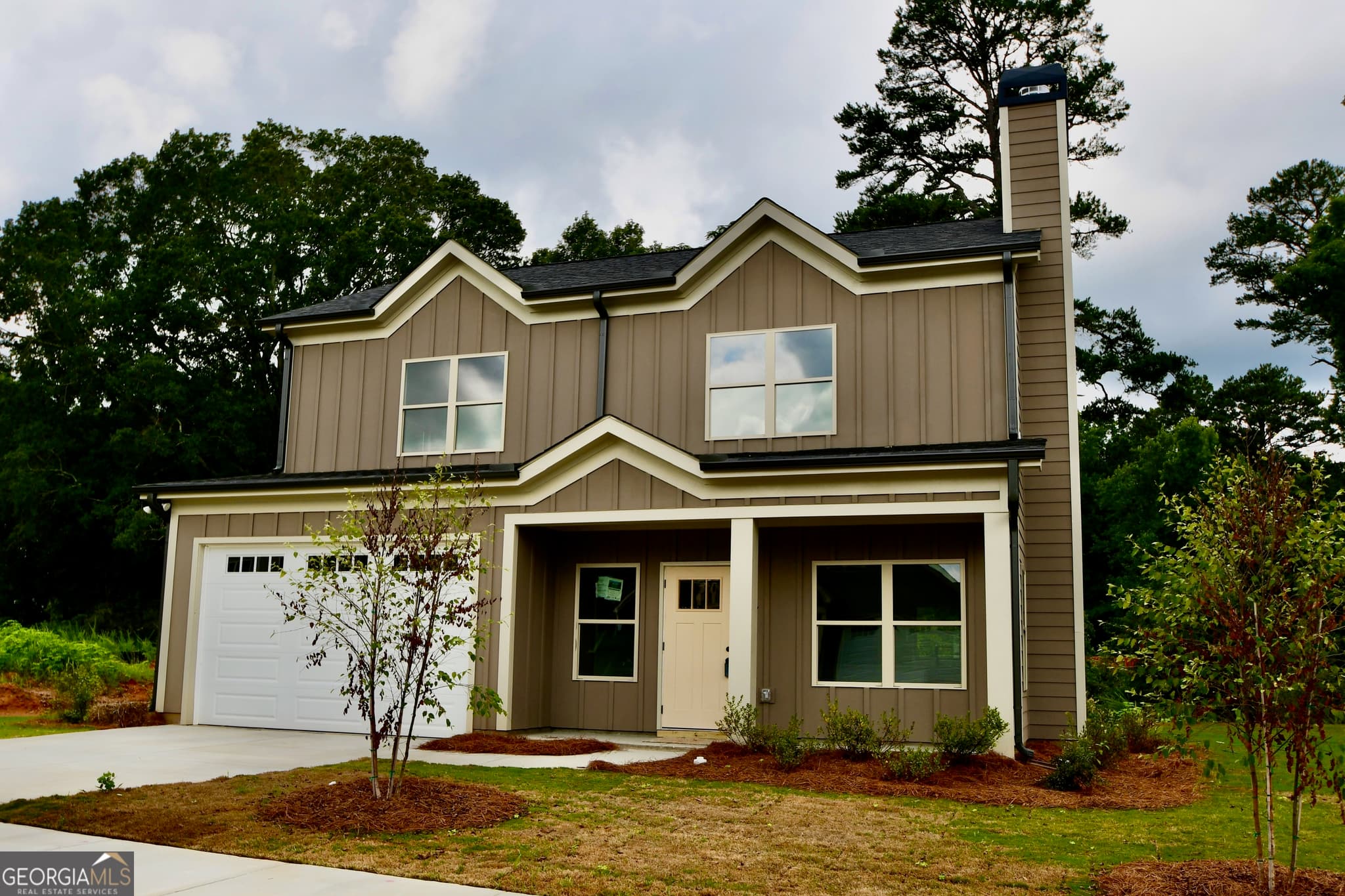 3 bedroom, 2.5 bathroom, 1,469 sq ft single family residence for sale at 327 Andover Drive, Athens, GA 30607 — photo 1 of 13