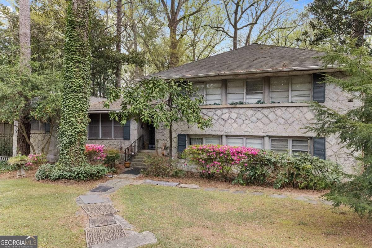 4 bedroom, 3 bathroom, 2,793 sq ft single family residence for sale at 747 Lullwater Road, Atlanta, GA 30307 — photo 3