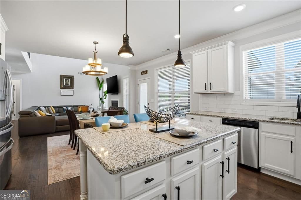 6 bedroom, 5 bathroom, 4,347 sq ft single family residence for sale at 1883 Hampton Grove Way, Dacula, GA 30019 — photo 9