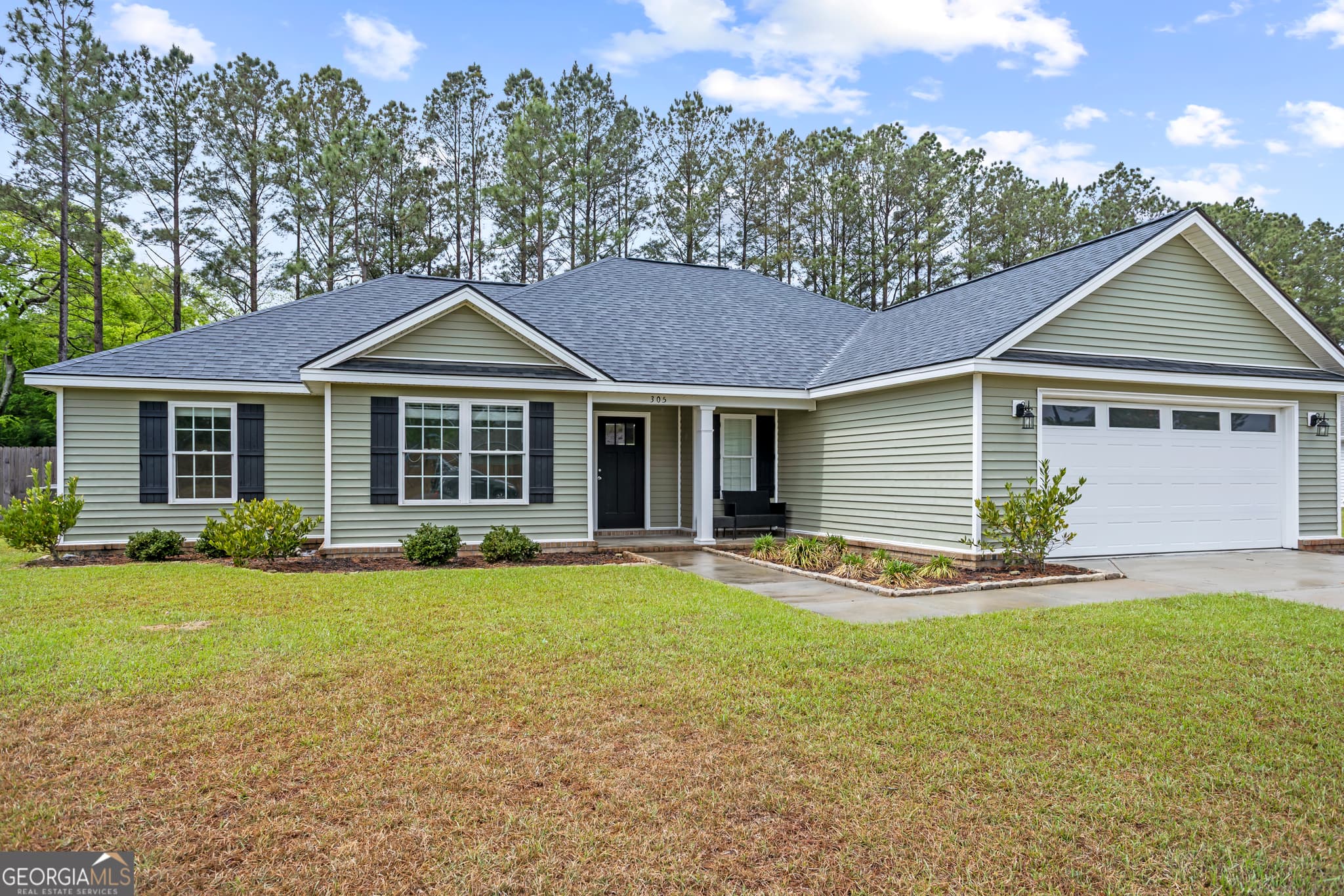 4 bedroom, 2 bathroom, 1,920 sq ft single family residence sold at 305 Tallulah Bend, Ellabell, GA 31308