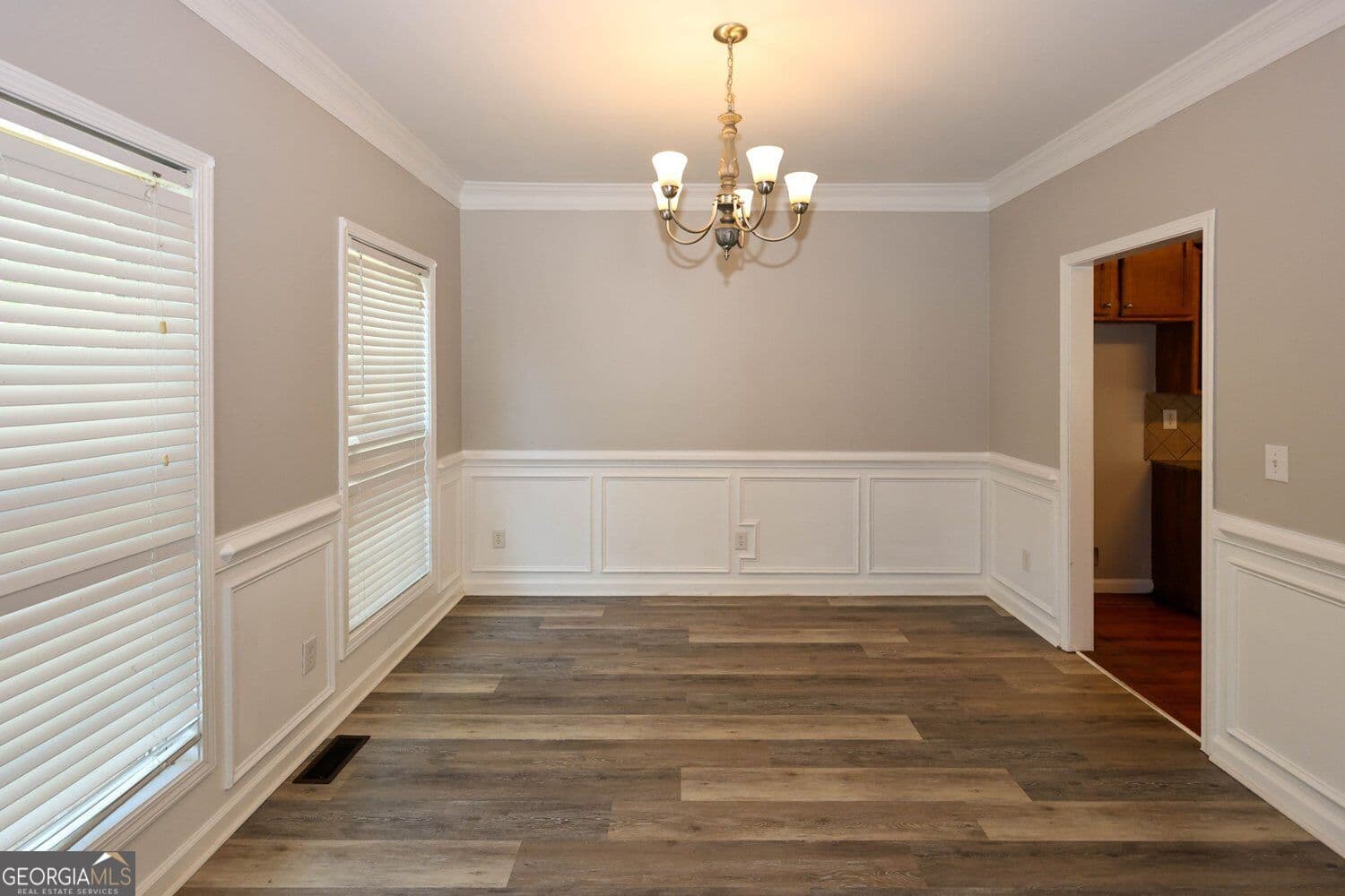 6 bedroom, 3.5 bathroom, 4,808 sq ft single family residence for rent at 2025 Jessica Way, Conyers, GA 30012 for $2,850 a month — photo 4