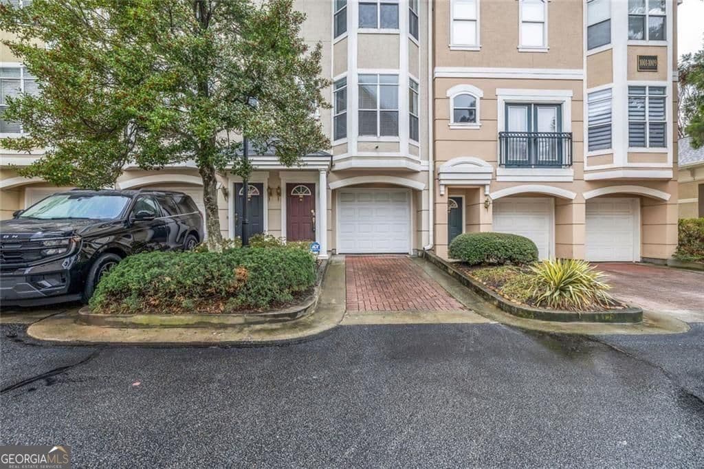 1 bedroom, 1 bathroom, 950 sq ft townhouse for sale at 375 Highland Avenue 1002, Atlanta, GA 30312 — photo 2