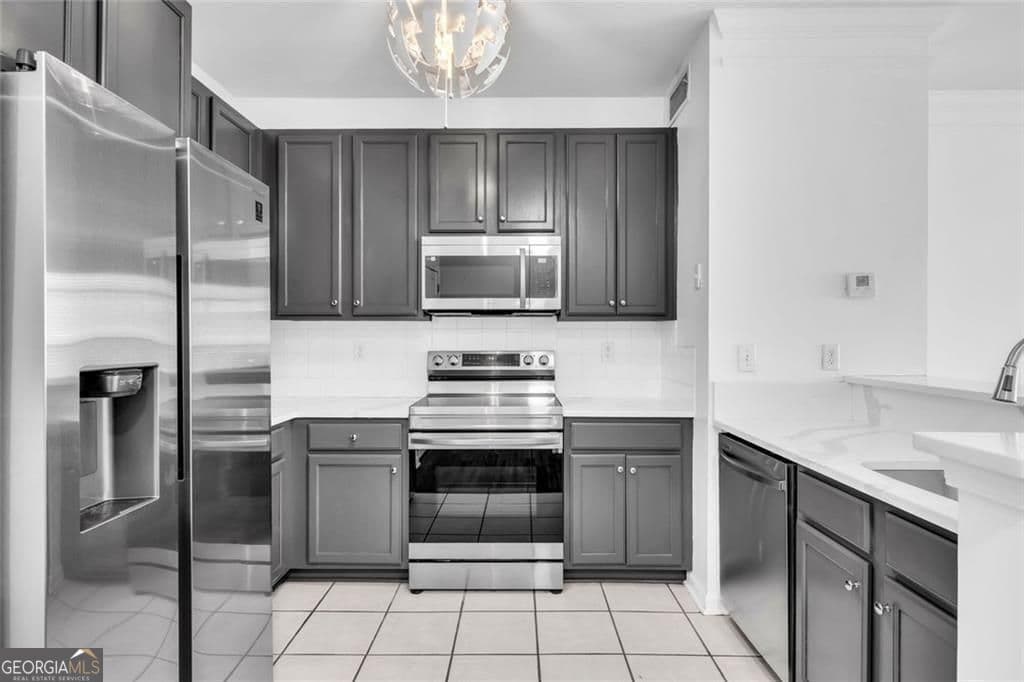1 bedroom, 1 bathroom, 950 sq ft townhouse for sale at 375 Highland Avenue 1002, Atlanta, GA 30312 — photo 6