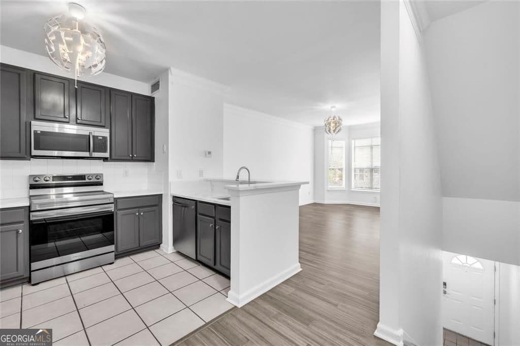 1 bedroom, 1 bathroom, 950 sq ft townhouse for sale at 375 Highland Avenue 1002, Atlanta, GA 30312 — photo 5