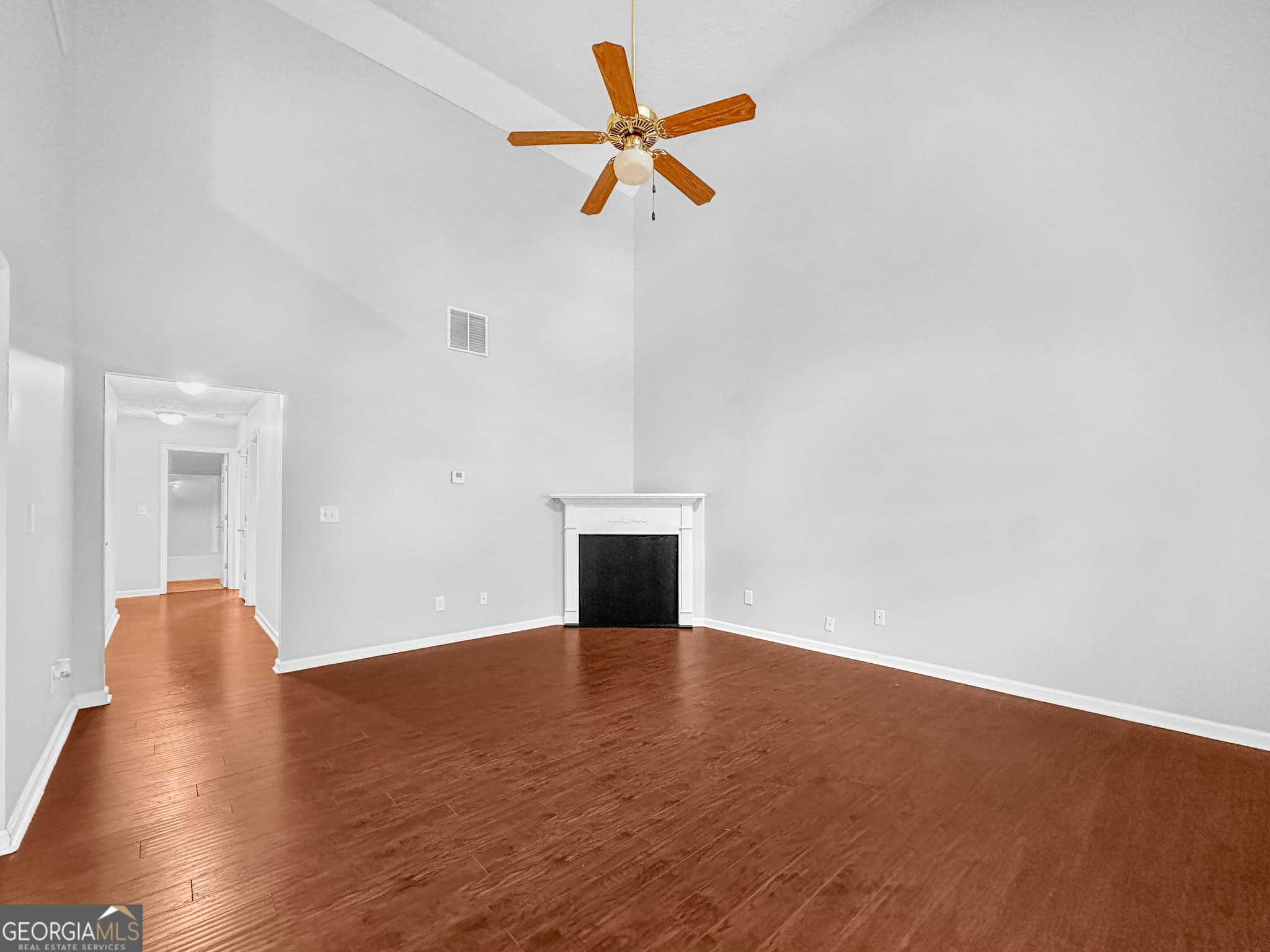 4 bedroom, 2 bathroom, 4,350 sq ft single family residence for rent at 112 Tyler Way, Jackson, GA 30233 for $2,075 a month — photo 3