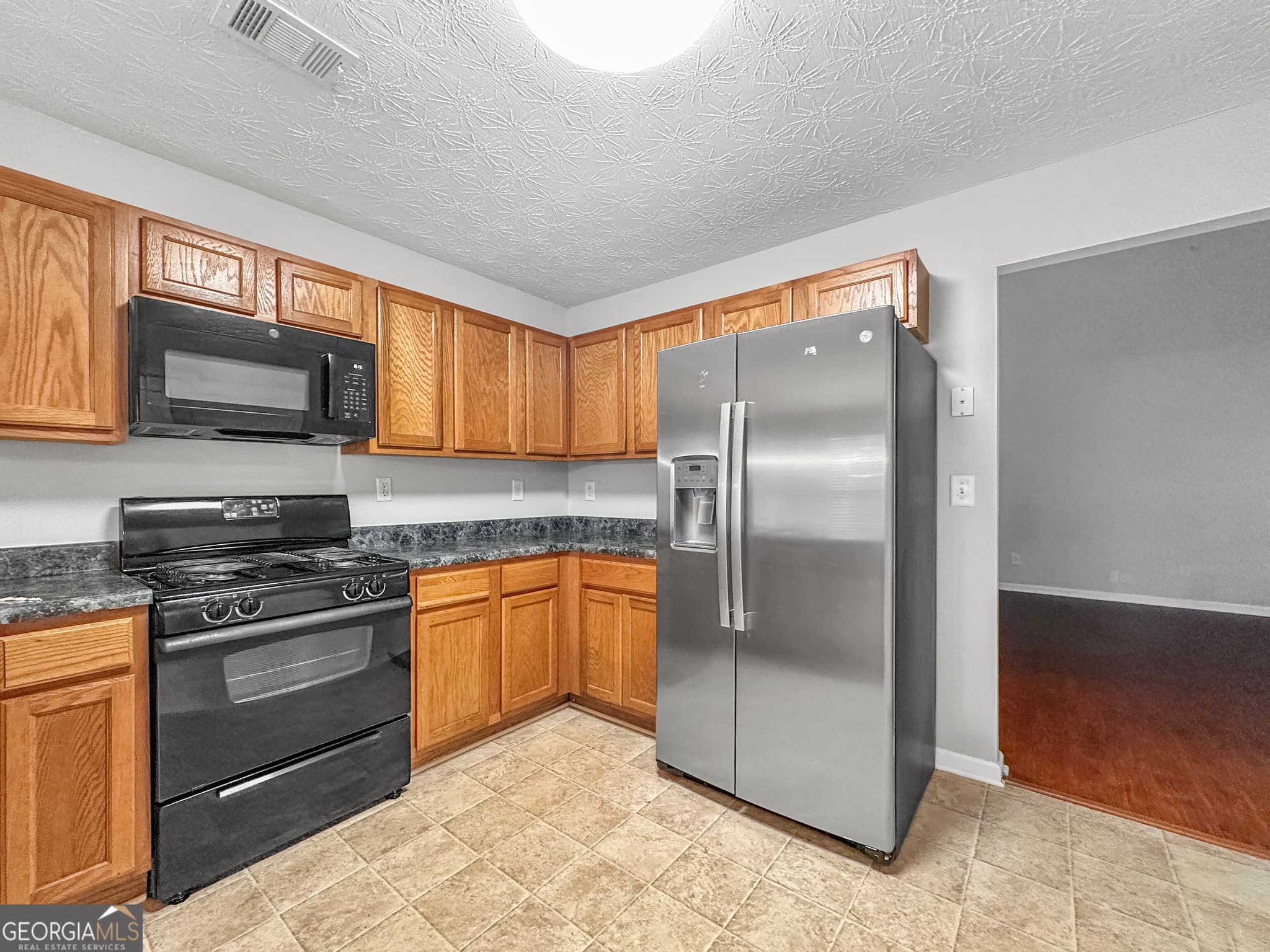 4 bedroom, 2 bathroom, 4,350 sq ft single family residence for rent at 112 Tyler Way, Jackson, GA 30233 for $2,075 a month — photo 5
