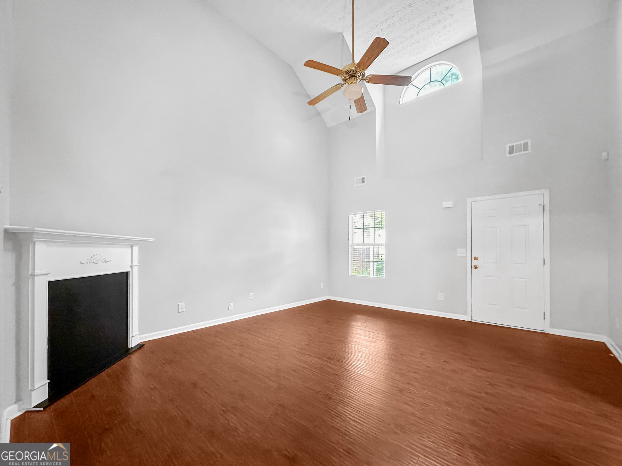 4 bedroom, 2 bathroom, 4,350 sq ft single family residence for rent at 112 Tyler Way, Jackson, GA 30233 for $2,075 a month — photo 4