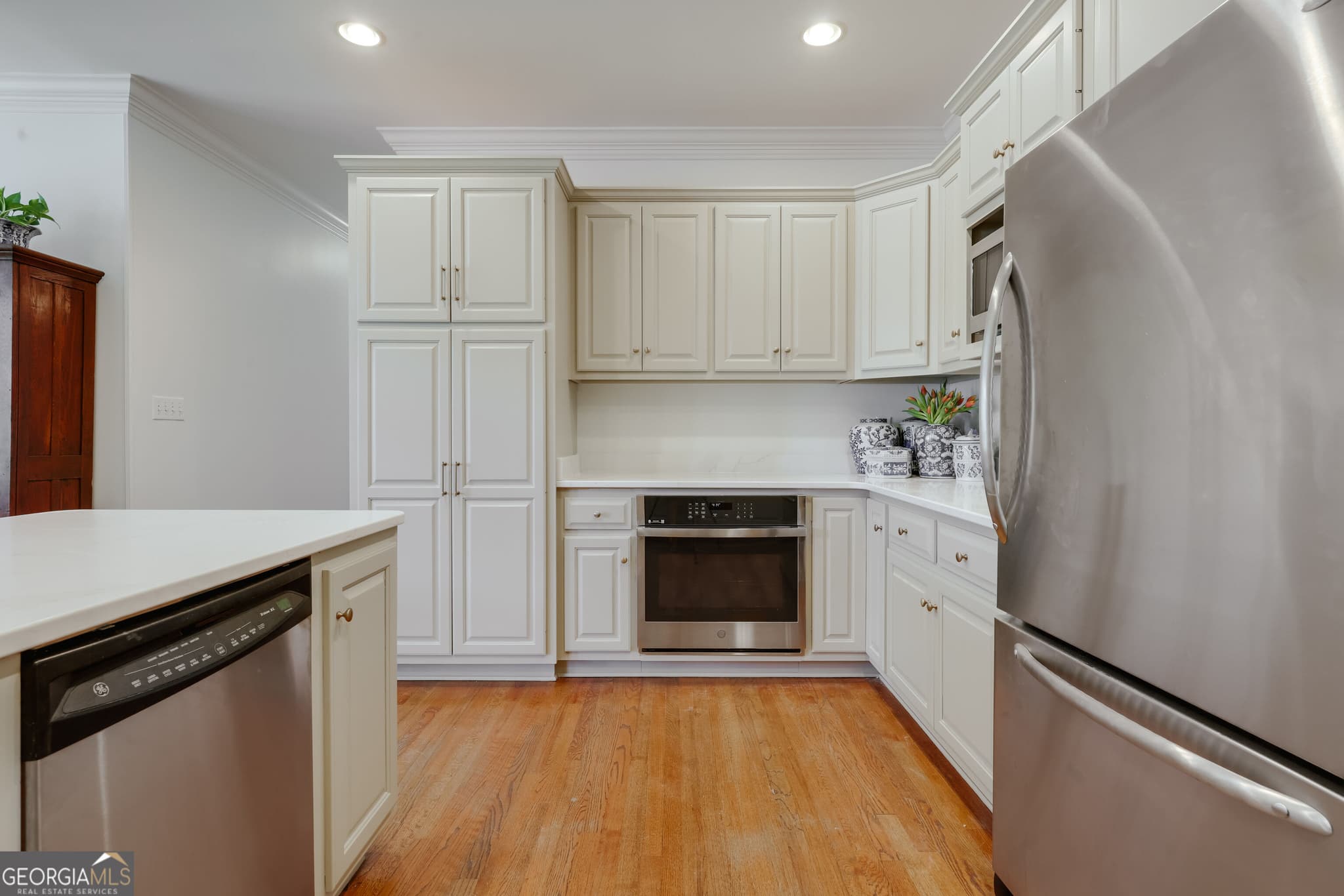 4 bedroom, 3.5 bathroom, 3,302 sq ft single family residence for sale at 1031 Millers Lake Drive, Watkinsville, GA 30677 — photo 5