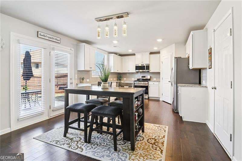 5 bedroom, 3 bathroom, 2,813 sq ft single family residence for sale at 2966 Cove View Court, Dacula, GA 30019 — photo 8