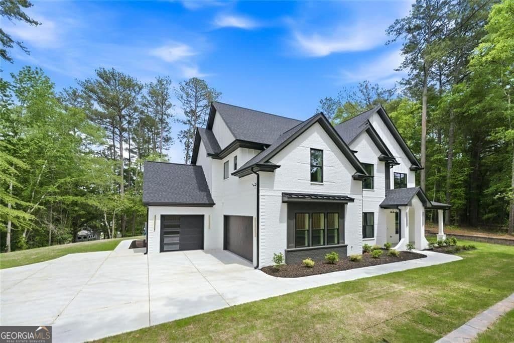 4 bedroom, 4.5 bathroom, 4,000 sq ft single family residence for sale at 880 Bramlett Shoals Road, Lawrenceville, GA 30045 — photo 2