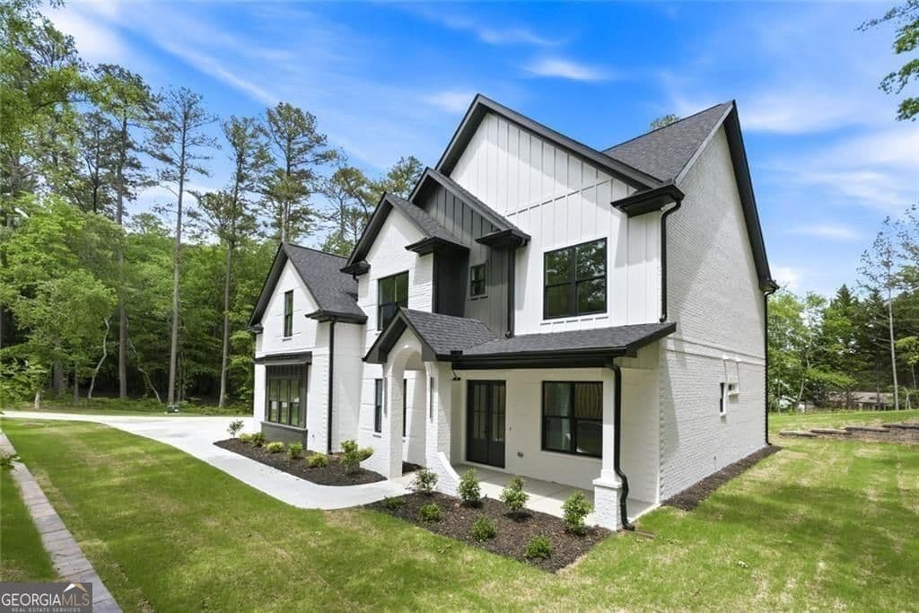 4 bedroom, 4.5 bathroom, 4,000 sq ft single family residence for sale at 880 Bramlett Shoals Road, Lawrenceville, GA 30045 — photo 3