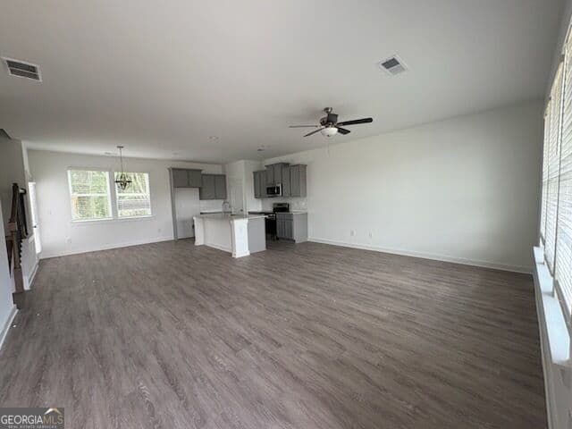 4 bedroom, 2.5 bathroom, 1,865 sq ft single family residence for sale at 127 Royal Tern Lane, Warner Robins, GA 31093 — photo 2