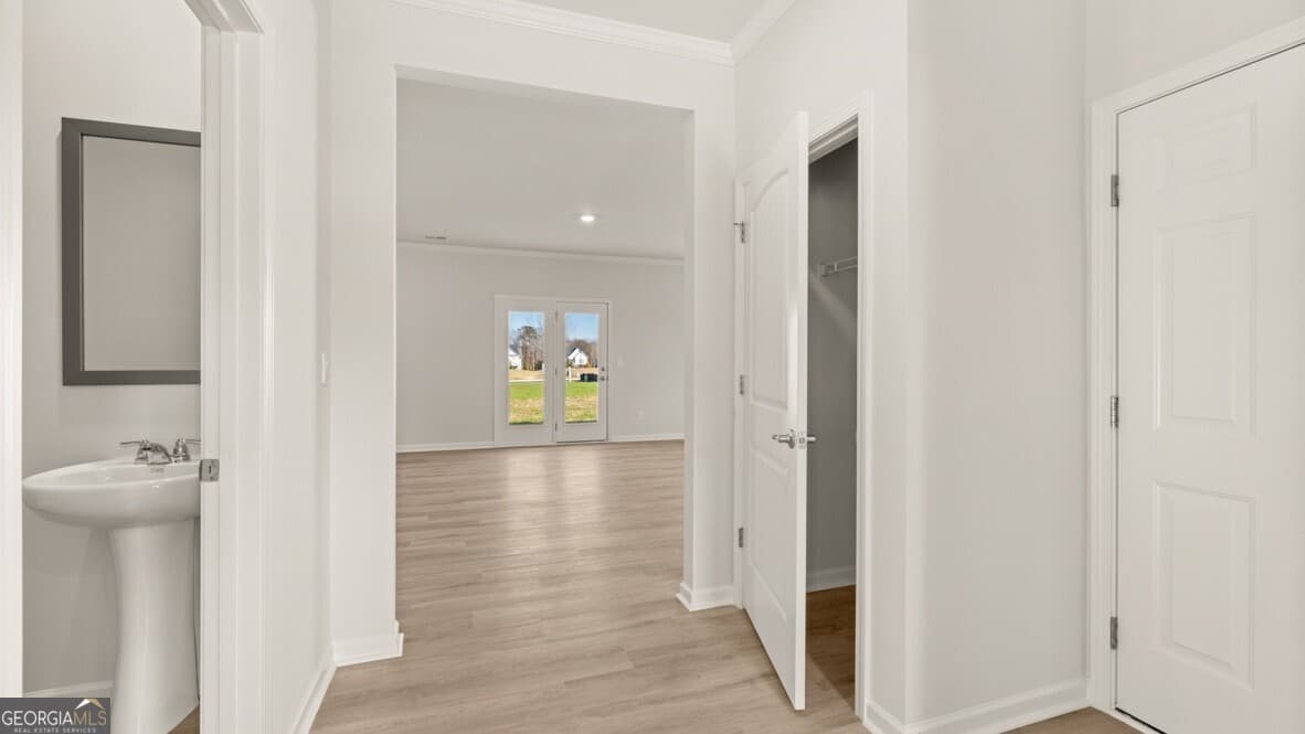 4 bedroom, 3.5 bathroom, 2,890 sq ft single family residence for sale at 805 Shoreview Trail, Villa Rica, GA 30180 — photo 5