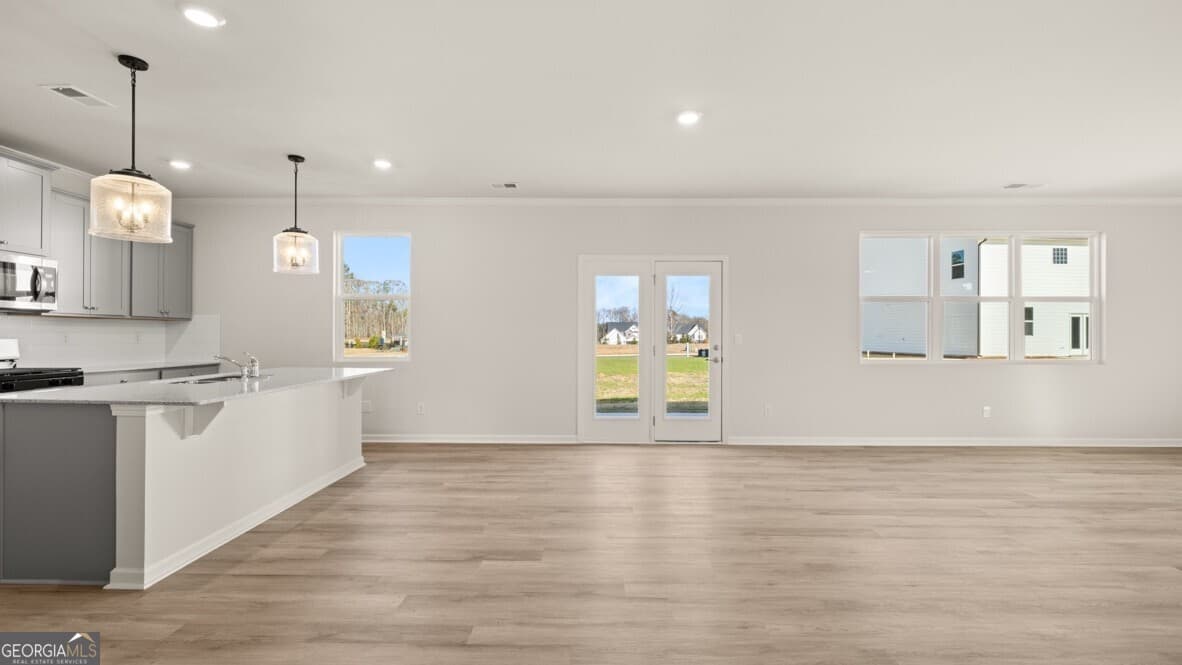 4 bedroom, 3.5 bathroom, 2,890 sq ft single family residence for sale at 805 Shoreview Trail, Villa Rica, GA 30180 — photo 10