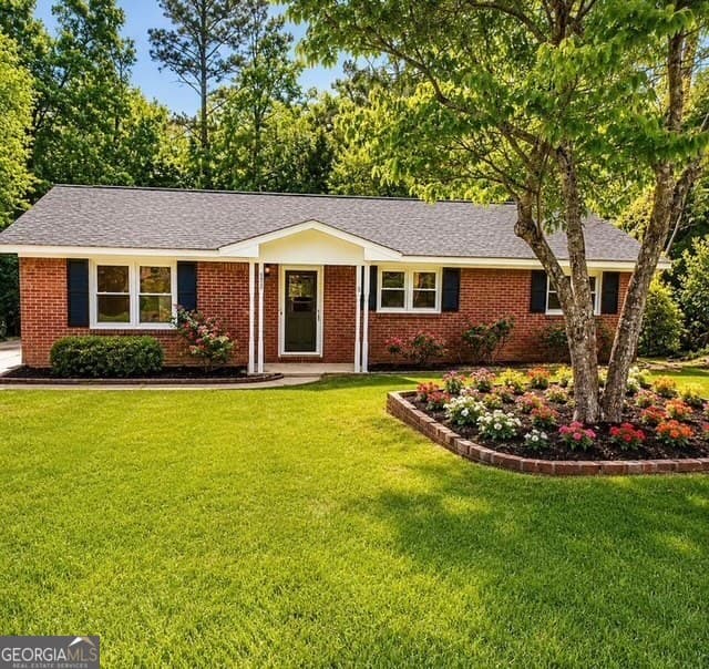 3 bedroom, 2 bathroom, 1,148 sq ft single family residence for sale at 922 Linda Lane, Manchester, GA 31816 — photo 1 of 16