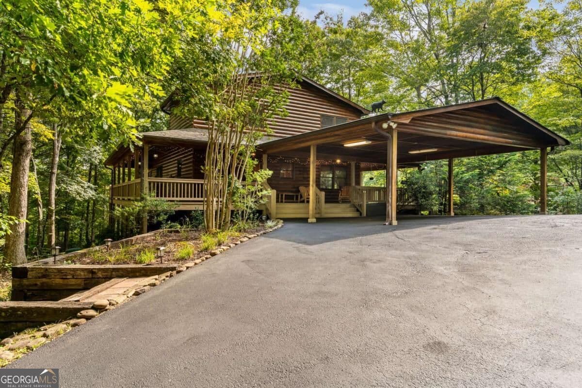 3 bedroom, 3 bathroom, 2,880 sq ft cabin,single family residence for sale at 51 Cornerstone Court 68, Blue Ridge, GA 30513 — photo 2