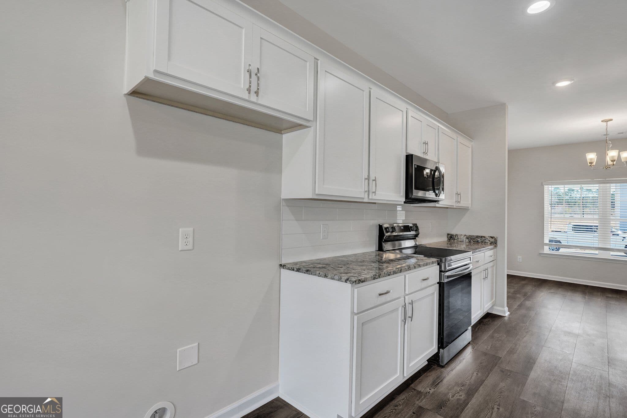 5 bedroom, 3 bathroom, 2,434 sq ft single family residence for sale at 114 Lakeview Pines Way, Statesboro, GA 30461 — photo 6