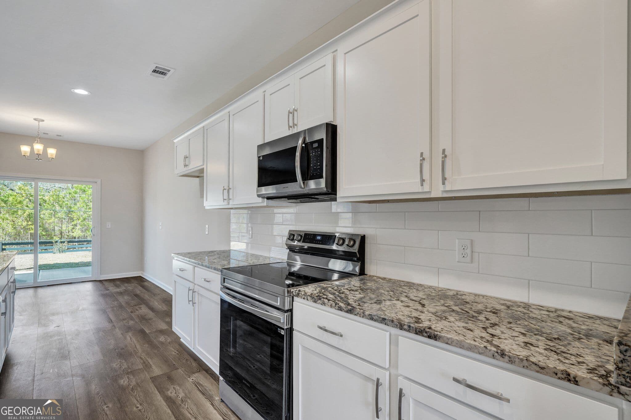 5 bedroom, 3 bathroom, 2,434 sq ft single family residence for sale at 114 Lakeview Pines Way, Statesboro, GA 30461 — photo 5