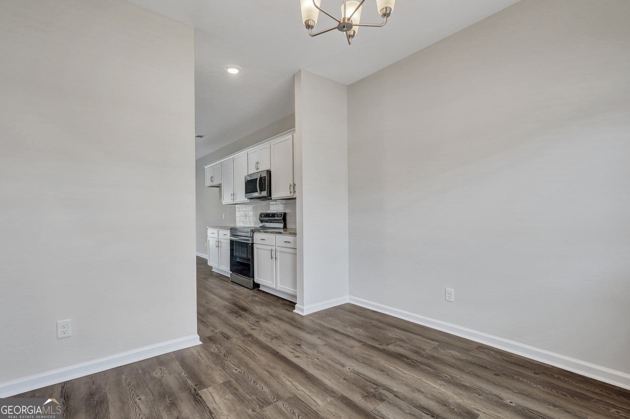 5 bedroom, 3 bathroom, 2,434 sq ft single family residence for sale at 114 Lakeview Pines Way, Statesboro, GA 30461 — photo 4
