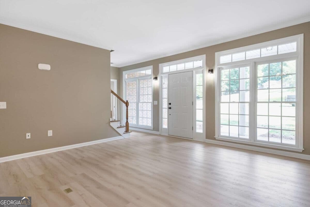 4 bedroom, 4 bathroom, 2,316 sq ft single family residence for sale at 759 stoneview Drive, Hoschton, GA 30548 — photo 7
