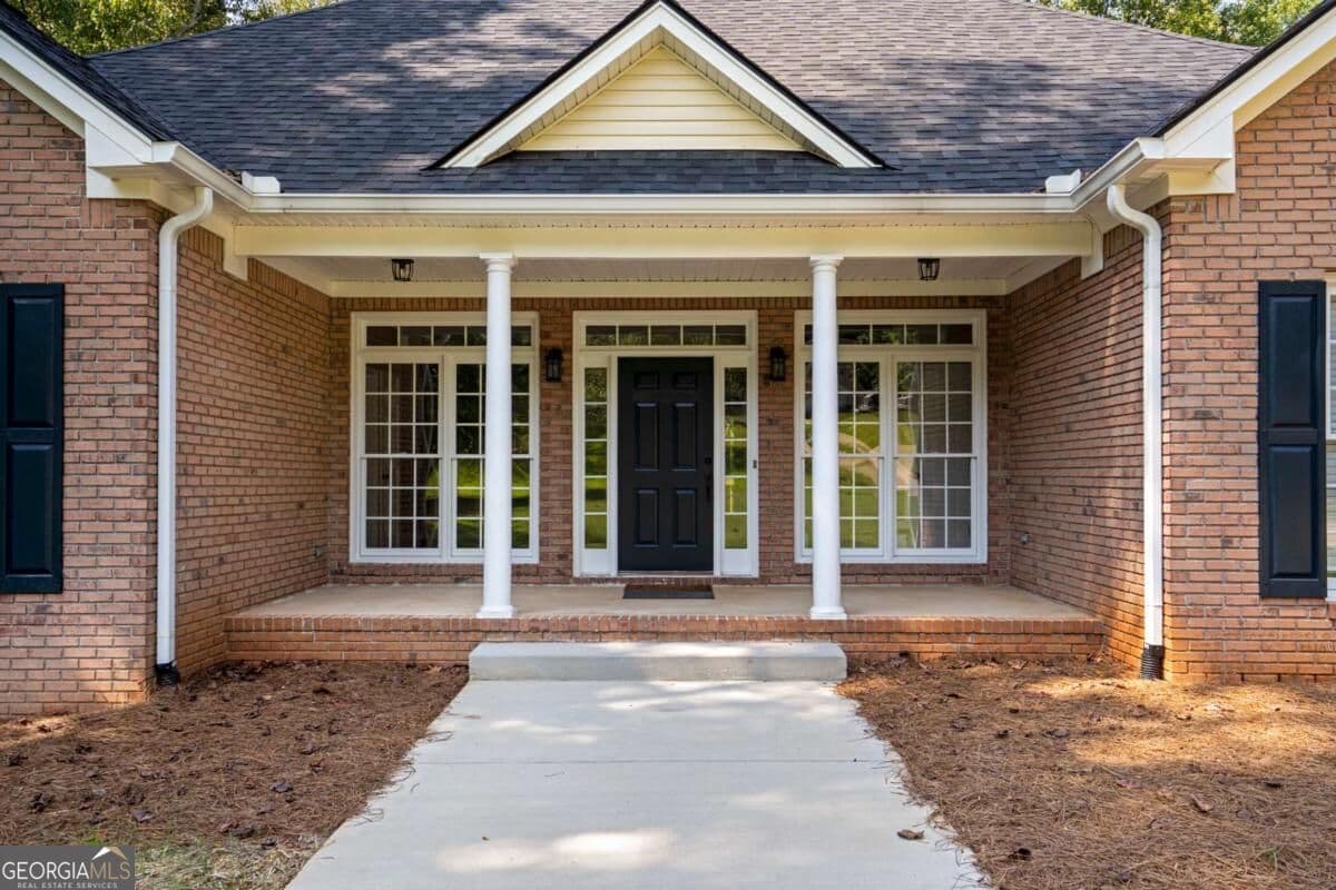 4 bedroom, 4 bathroom, 2,316 sq ft single family residence for sale at 759 stoneview Drive, Hoschton, GA 30548 — photo 5