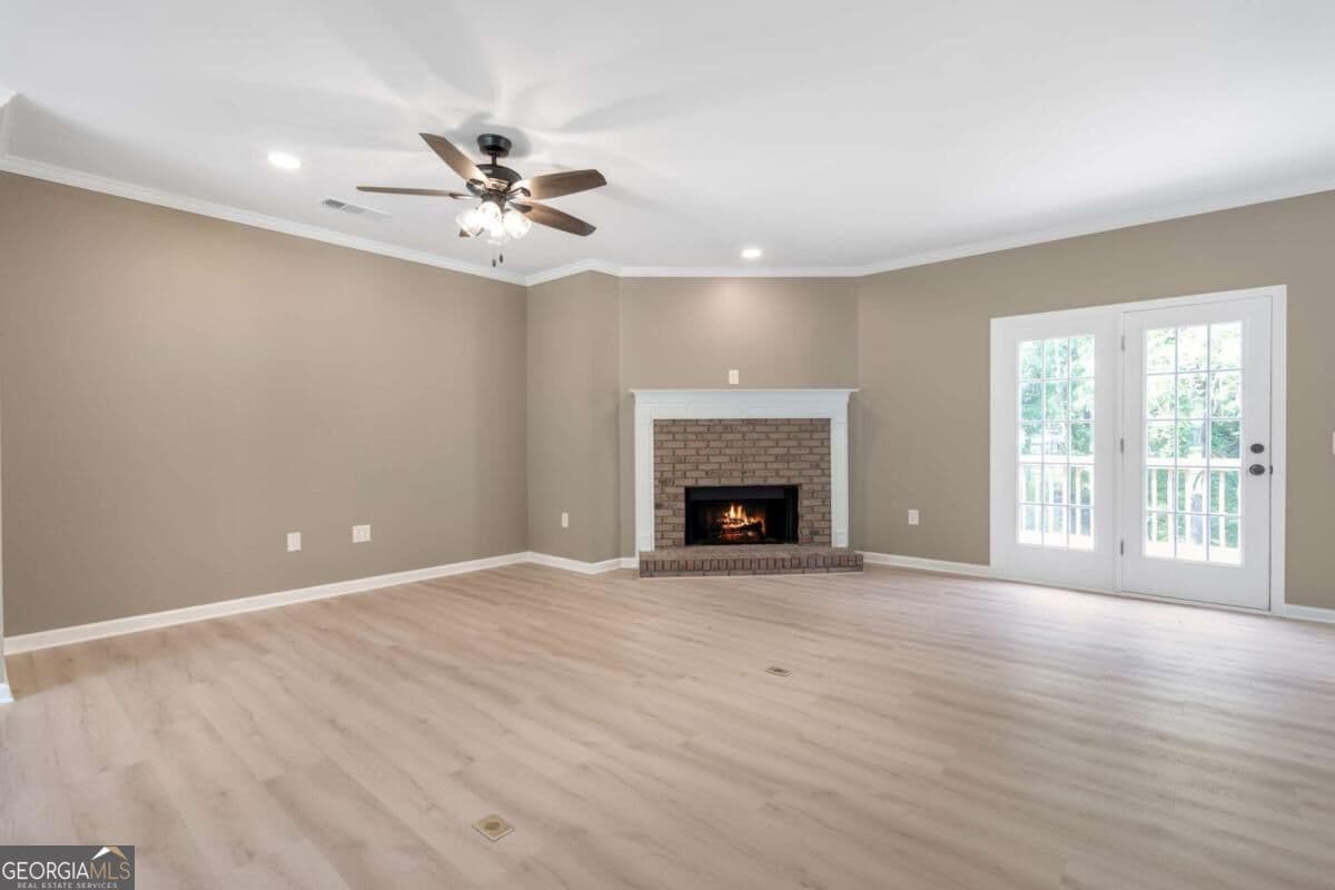 4 bedroom, 4 bathroom, 2,316 sq ft single family residence for sale at 759 stoneview Drive, Hoschton, GA 30548 — photo 10