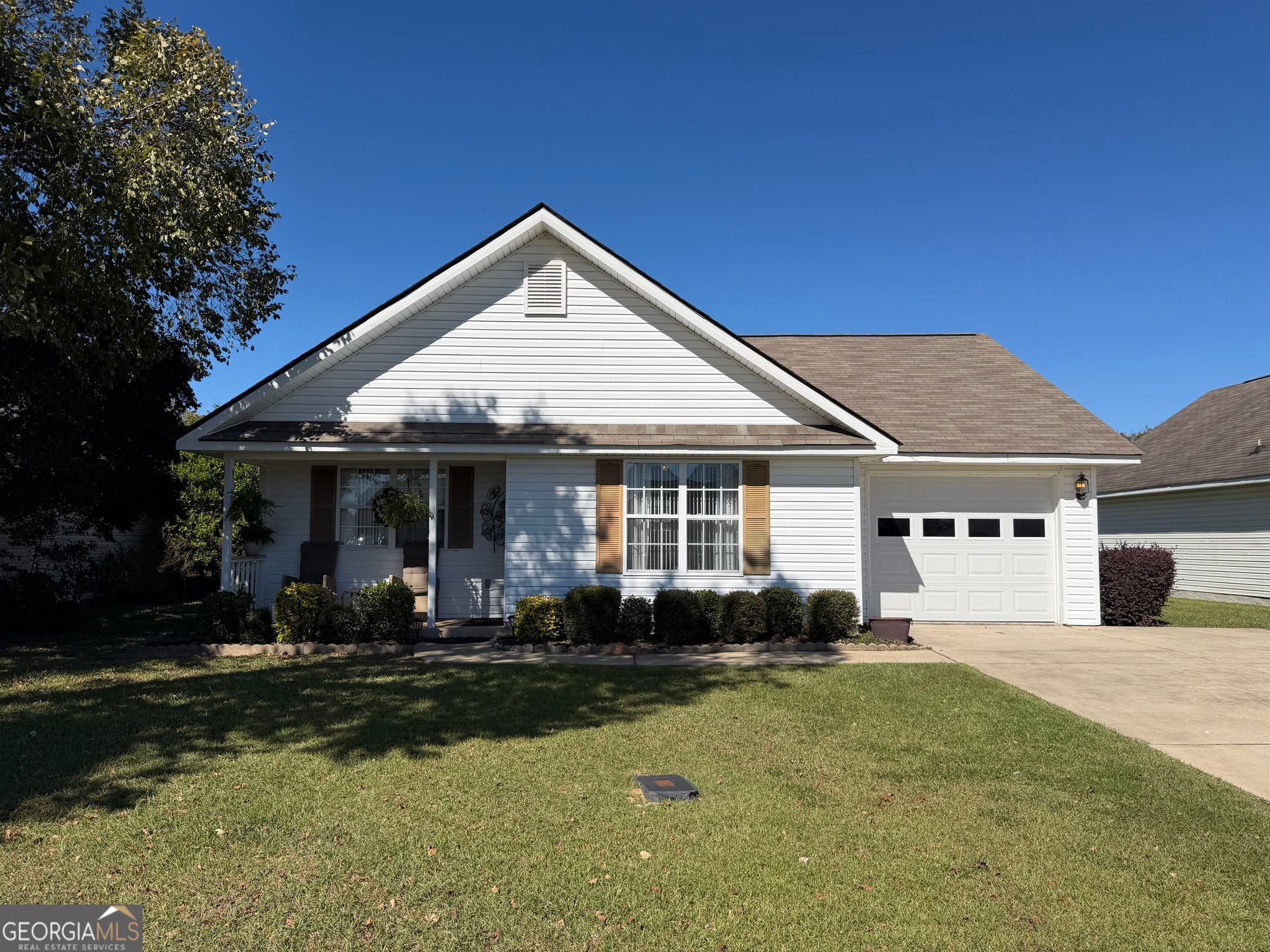 2 bedroom, 2 bathroom, 1,081 sq ft single family residence for sale at 406 Eagles Landing Trail, Warner Robins, GA 31093 — photo 1 of 18