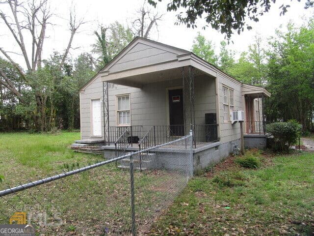 3 bedroom, 1 bathroom, 1,007 sq ft single family residence for sale at 3874 Myrtle Court, Macon, GA 31206 — photo 2