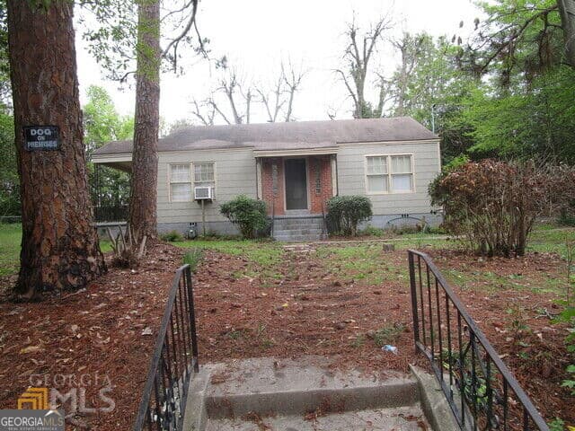 3 bedroom, 1 bathroom, 1,007 sq ft single family residence for sale at 3874 Myrtle Court, Macon, GA 31206