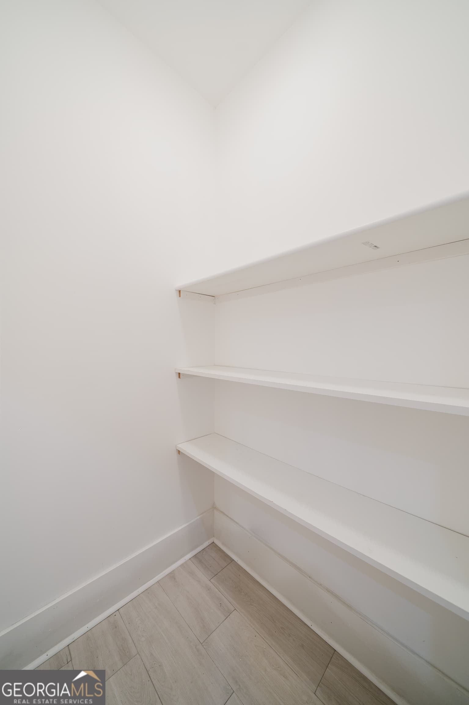 3 bedroom, 2.5 bathroom, 1,248 sq ft single family residence for sale at 2819 Cherry Avenue, Macon, GA 31204 — photo 5