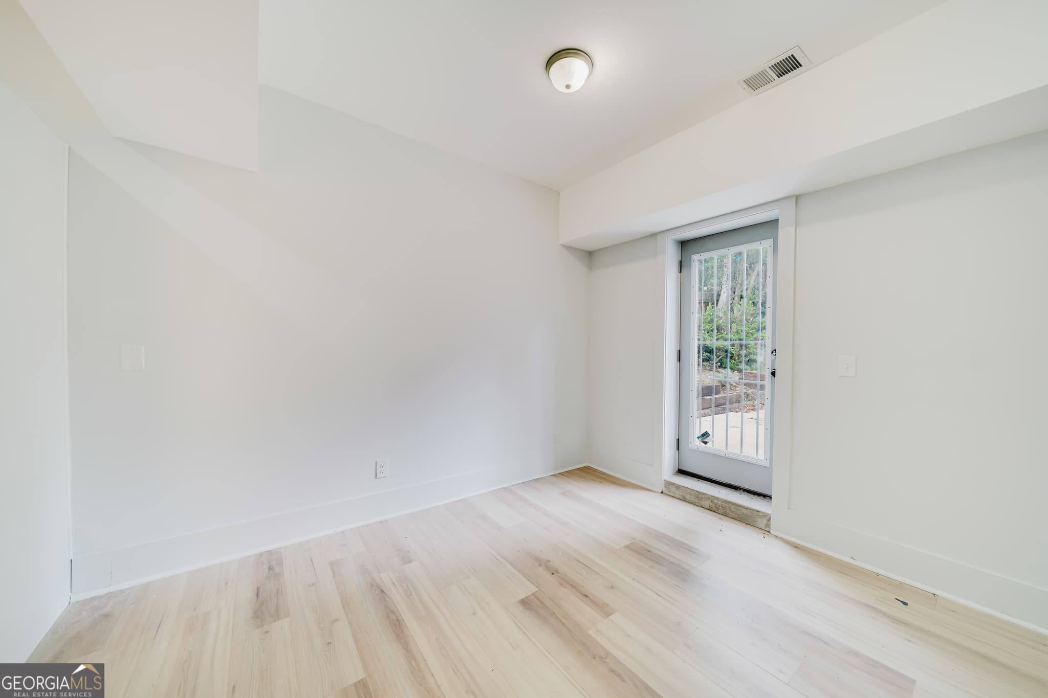 3 bedroom, 2.5 bathroom, 1,248 sq ft single family residence for sale at 2819 Cherry Avenue, Macon, GA 31204 — photo 8