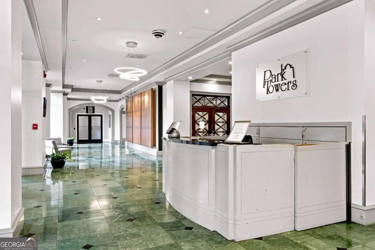 1 bedroom, 1.5 bathroom, 935 sq ft condominium for sale at 799 Hammond Drive 226, Sandy Springs, GA 30328 — photo 3