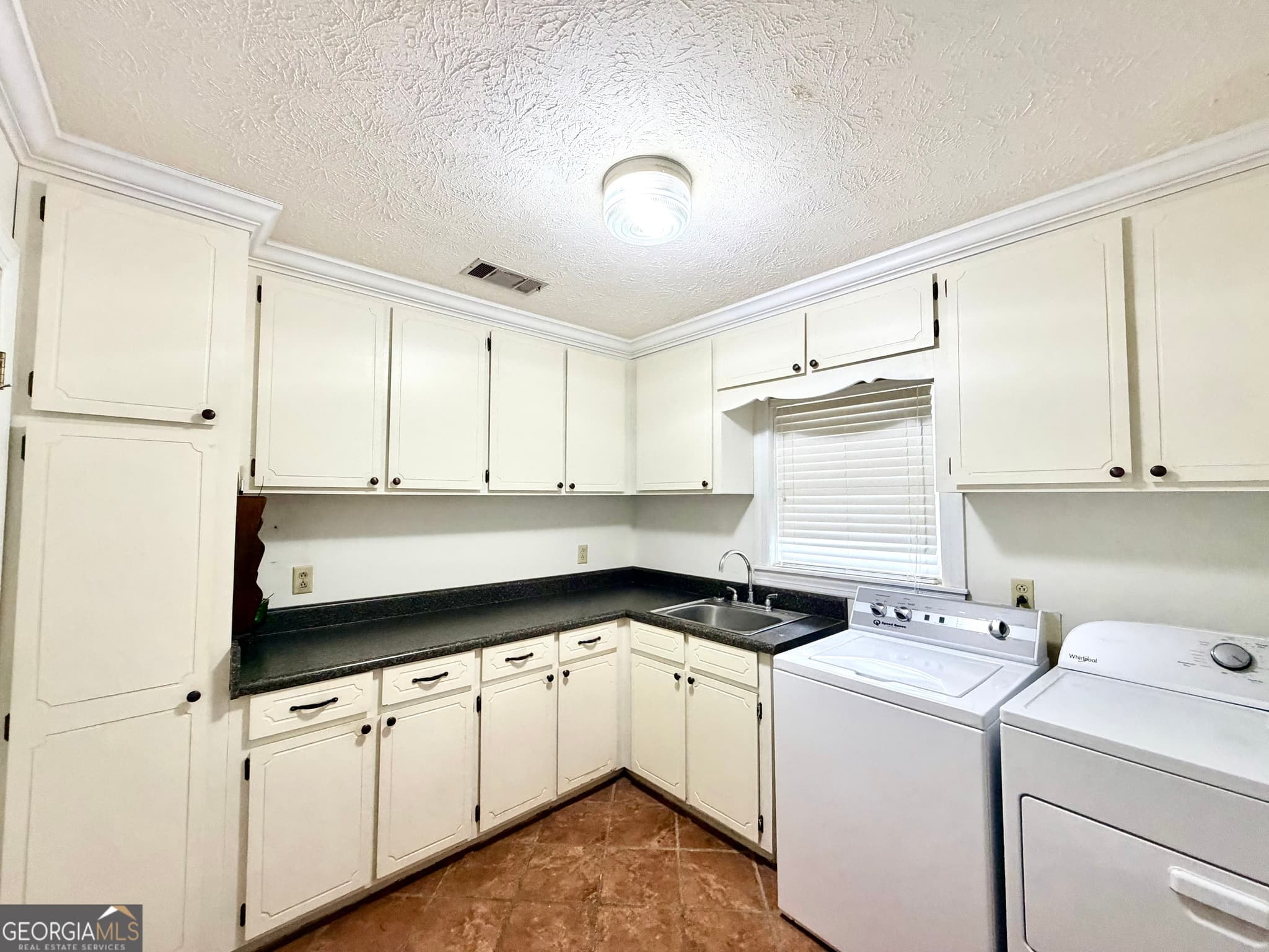 4 bedroom, 3 bathroom, 3,662 sq ft single family residence for sale at 2166 Ga Highway 199, Mount Vernon, GA 30445 — photo 8