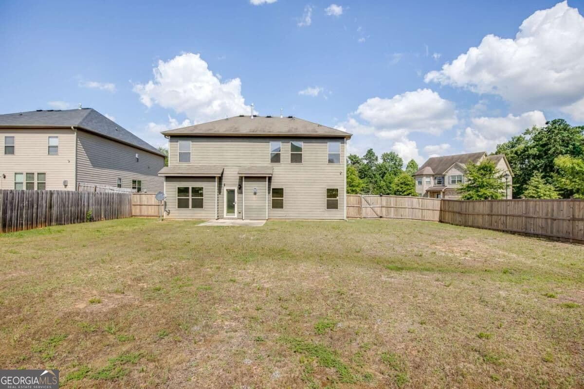4 bedroom, 3 bathroom, 2,525 sq ft single family residence for sale at 191 Madison Grace Avenue, Mcdonough, GA 30252 — photo 2