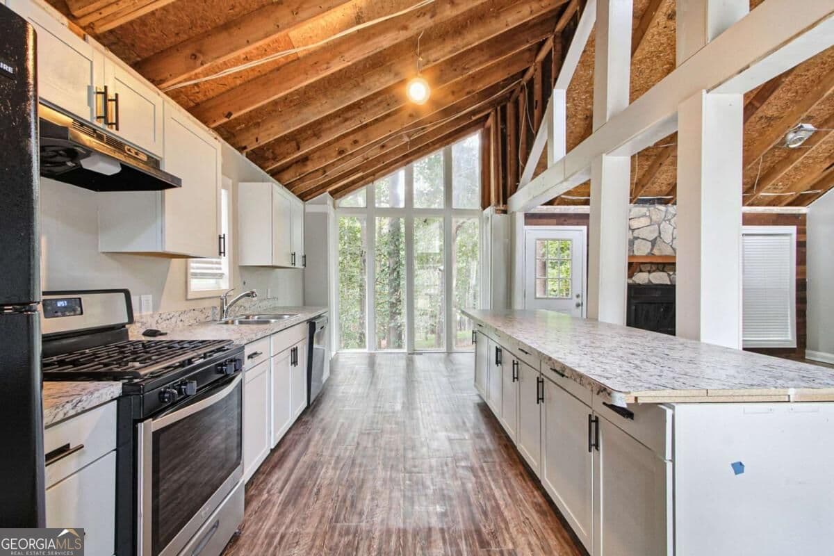 5 bedroom, 2 bathroom, 2,978 sq ft single family residence for sale at 756 Cedar Creek Way, Woodstock, GA 30189 — photo 8