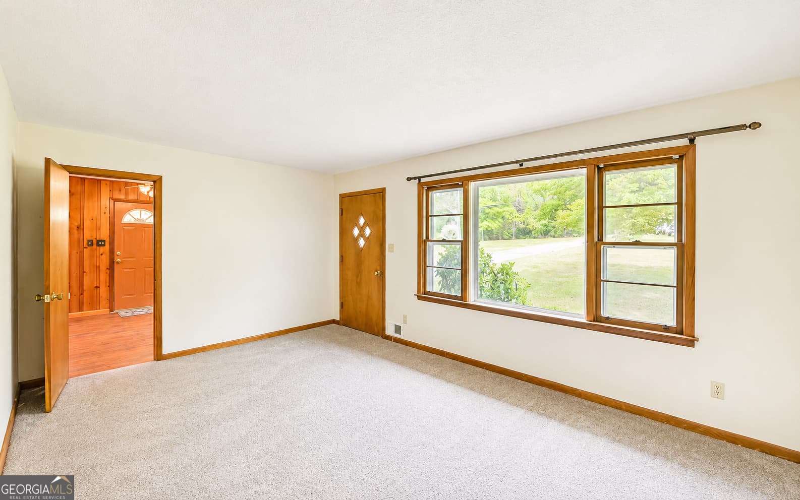 3 bedroom, 1.5 bathroom, 1,175 sq ft single family residence for sale at 586 Collins Road, Toccoa, GA 30577 — photo 4