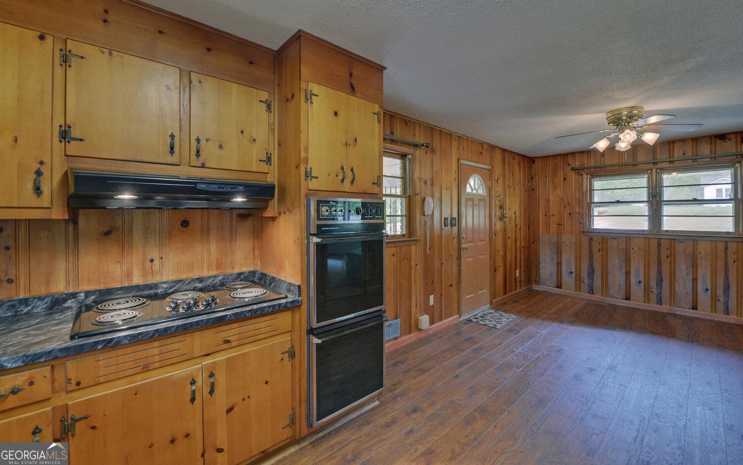 3 bedroom, 1.5 bathroom, 1,175 sq ft single family residence for sale at 586 Collins Road, Toccoa, GA 30577 — photo 8