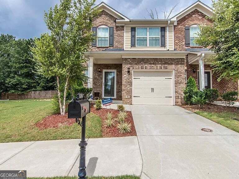 3 bedroom, 2.5 bathroom, 1,347 sq ft townhouse for rent at 3255 Garden Glade Lane, Lithonia, GA 30038 for $2,195 a month — photo 2