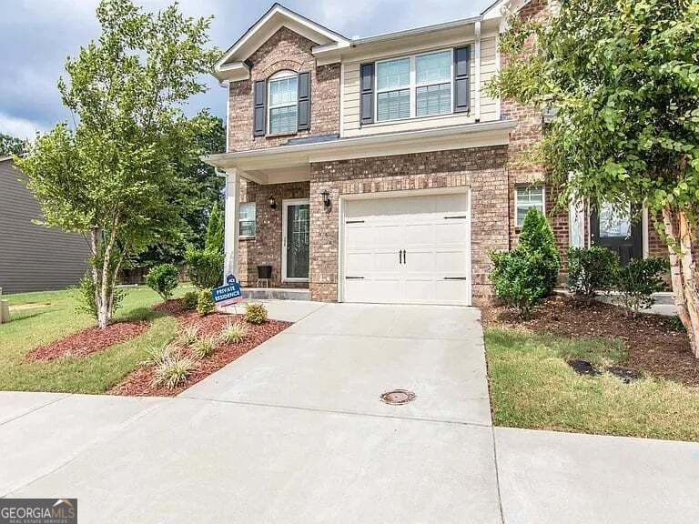 3 bedroom, 2.5 bathroom, 1,347 sq ft townhouse for rent at 3255 Garden Glade Lane, Lithonia, GA 30038 for $2,195 a month — photo 3