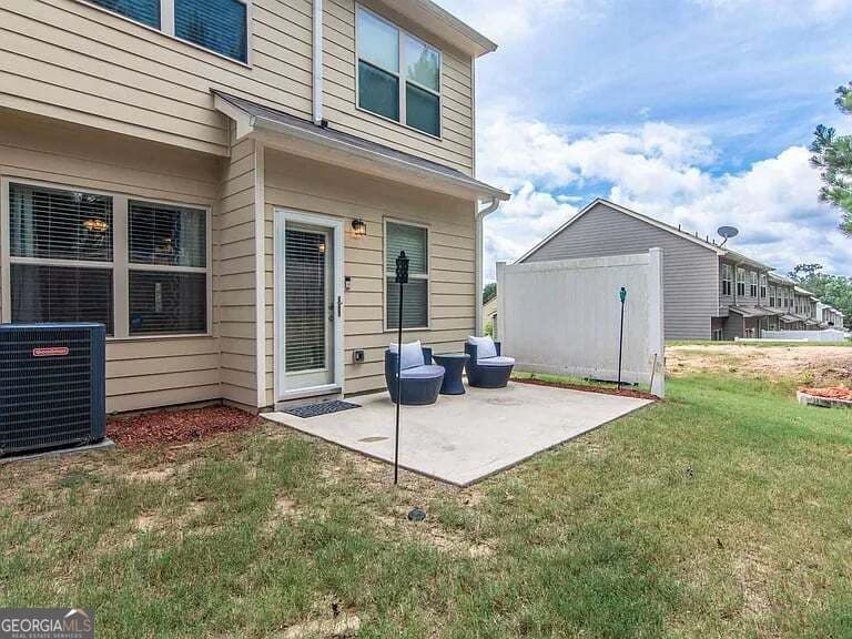 3 bedroom, 2.5 bathroom, 1,347 sq ft townhouse for rent at 3255 Garden Glade Lane, Lithonia, GA 30038 for $2,195 a month — photo 4
