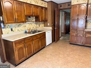 5 bedroom, 3 bathroom, 2,352 sq ft single family residence for sale at 204 Glen Drive, East Dublin, GA 31027 — photo 7