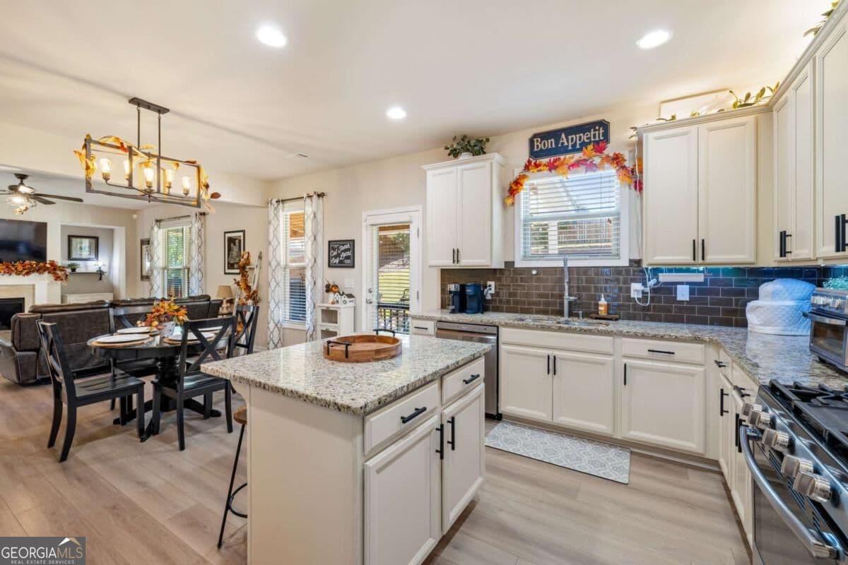 4 bedroom, 2.5 bathroom, 2,419 sq ft single family residence for sale at 4690 Settlers Grove Road, Cumming, GA 30028 — photo 7