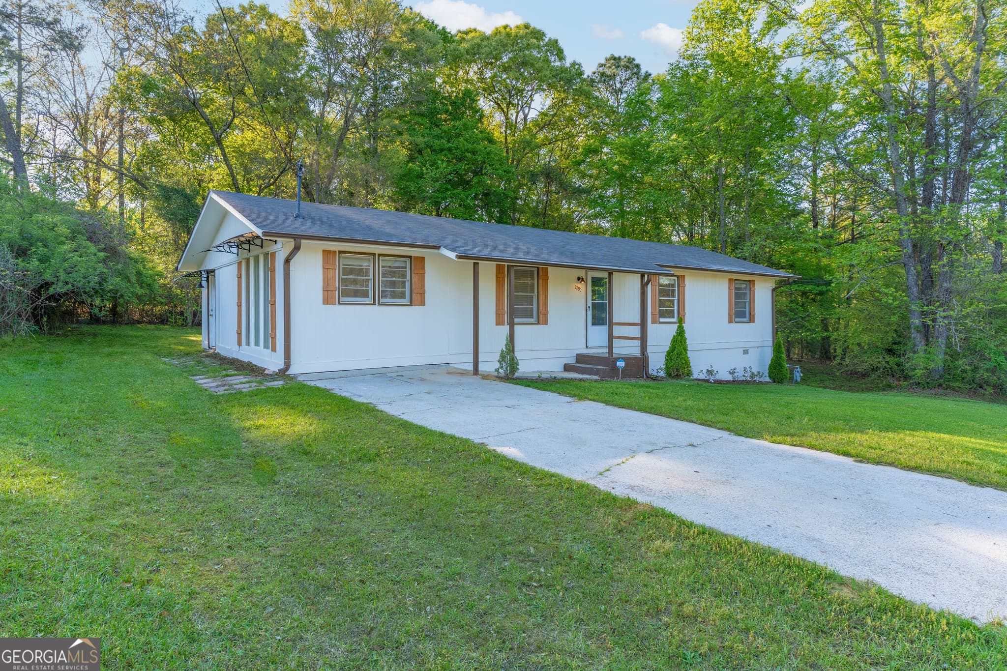 3 bedroom, 1.5 bathroom single family residence for rent at 2290 Pinetree Lane, Conyers, GA 30012 for $1,650 a month — photo 2