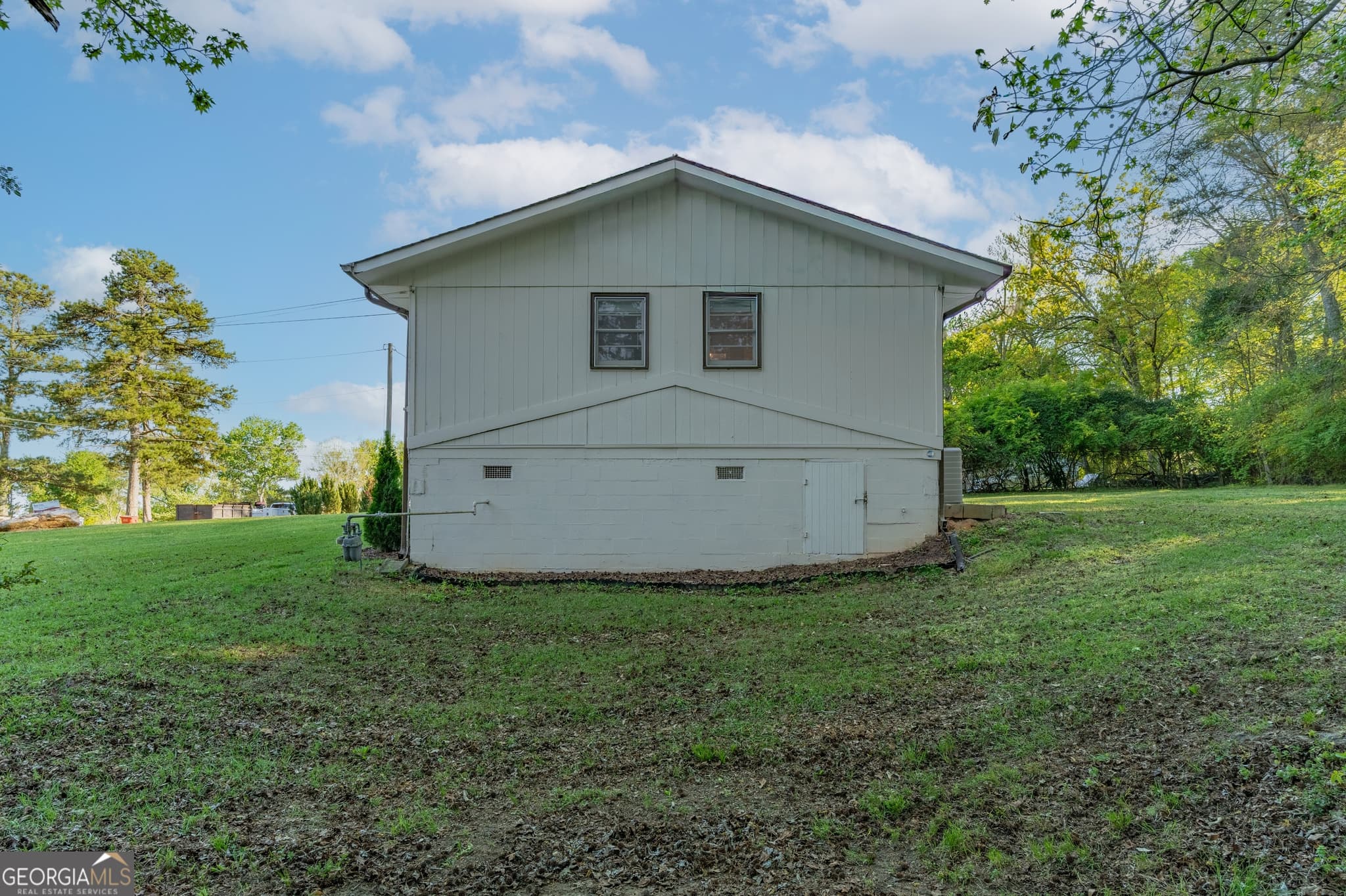 3 bedroom, 1.5 bathroom single family residence for rent at 2290 Pinetree Lane, Conyers, GA 30012 for $1,650 a month — photo 9