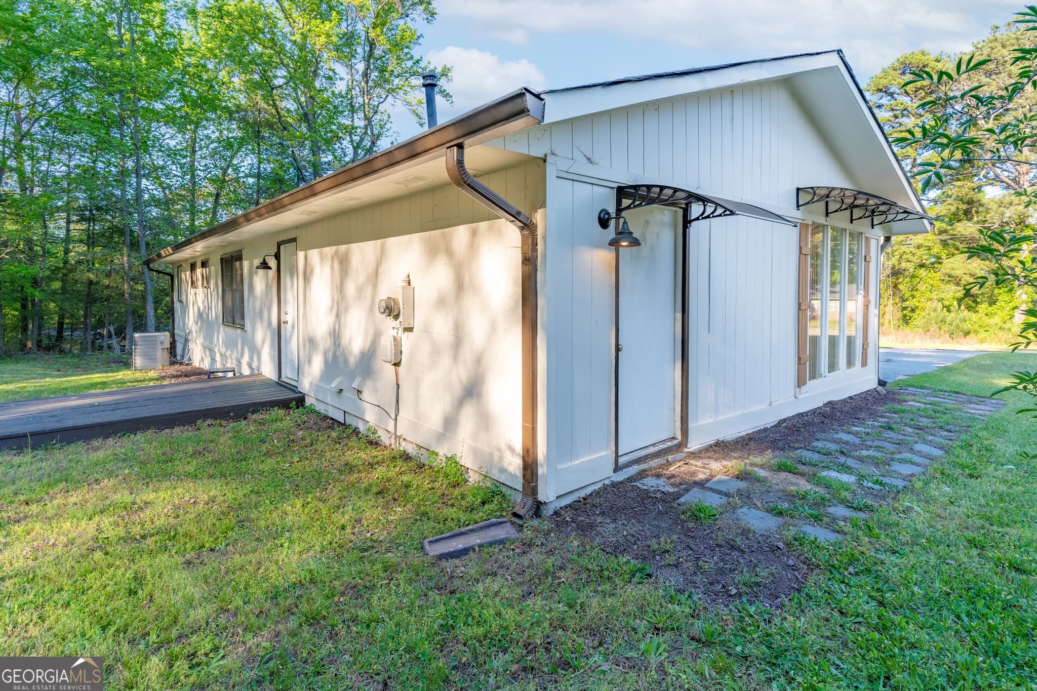 3 bedroom, 1.5 bathroom single family residence for rent at 2290 Pinetree Lane, Conyers, GA 30012 for $1,650 a month — photo 4