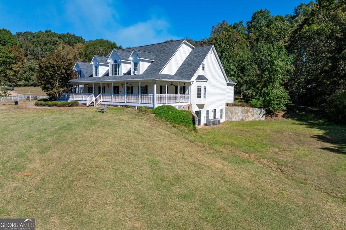 5 bedroom, 4.5 bathroom, 6,216 sq ft single family residence for sale at 422 Blessings Lane, Nicholson, GA 30565 — photo 2