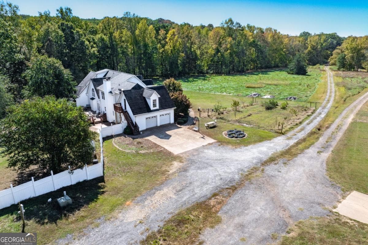 5 bedroom, 4.5 bathroom, 6,216 sq ft single family residence for sale at 422 Blessings Lane, Nicholson, GA 30565 — photo 3